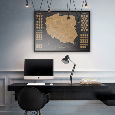 Mapa zdrapka Polska na ścianie