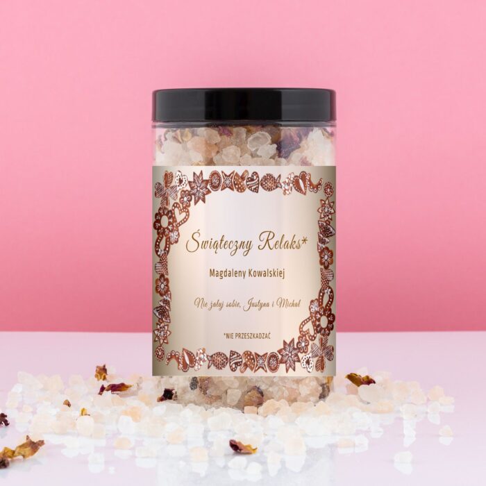 Prezent dla niej pod choinkę z płatkami róż. Personalizowana sól idealna na świąteczny relaks.