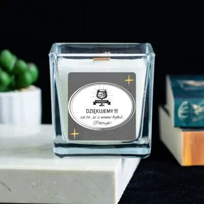 Prezent dla kolegi, który odchodzi z pracy. Świeca o zapachu whisky.